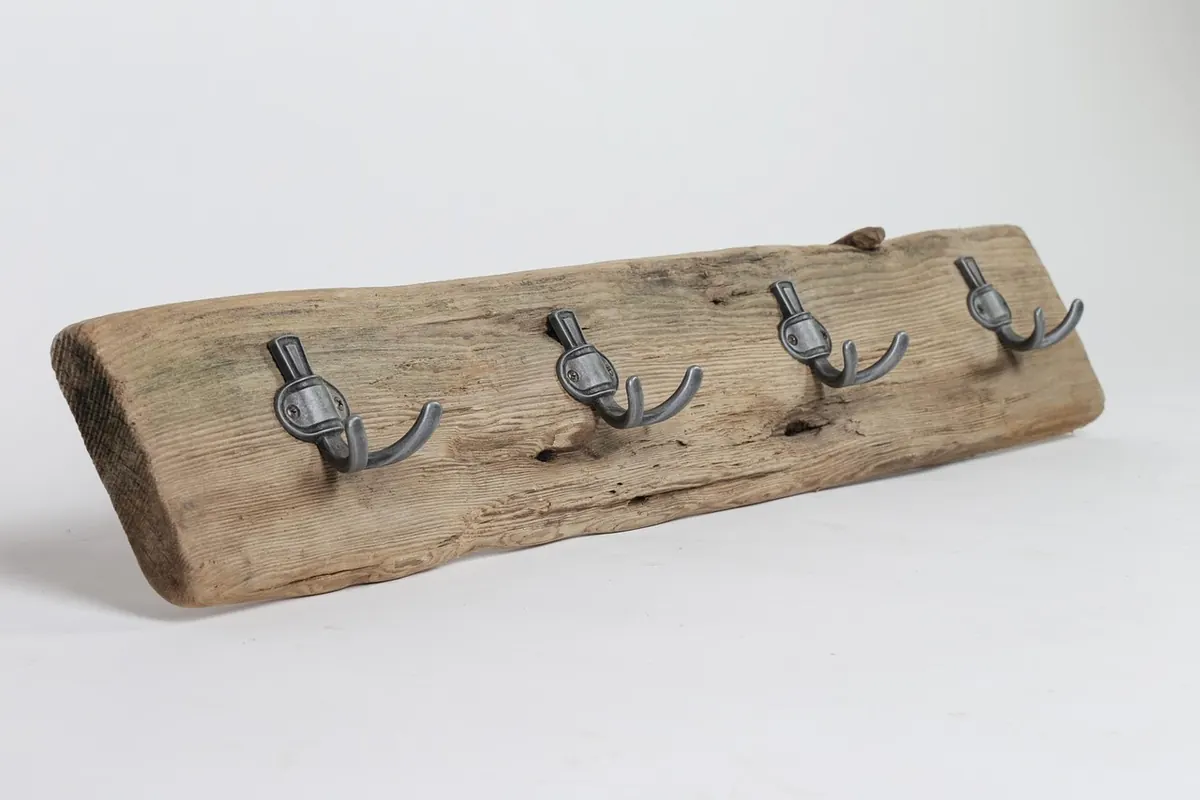 DIY Rustic Coat Rack from Reclaimed Pine and Wire Hooks